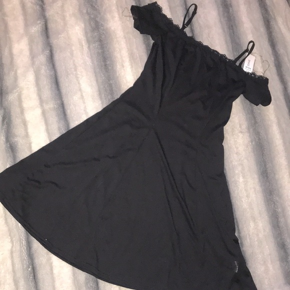 magazine Dresses & Skirts - ⚡️2/$25⚡️ NWT - cold shoulder/ strapless skater dress